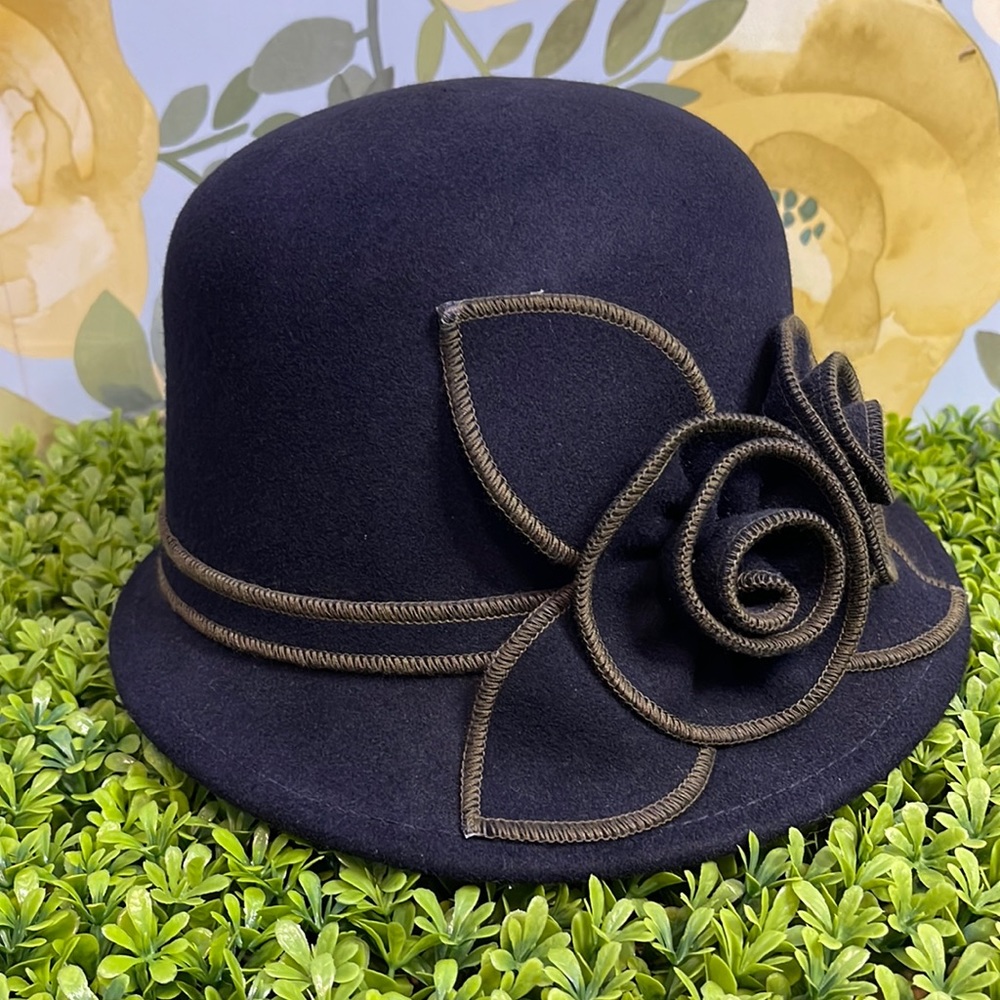 Women’s Black 100% Wool Cloche Style Hat